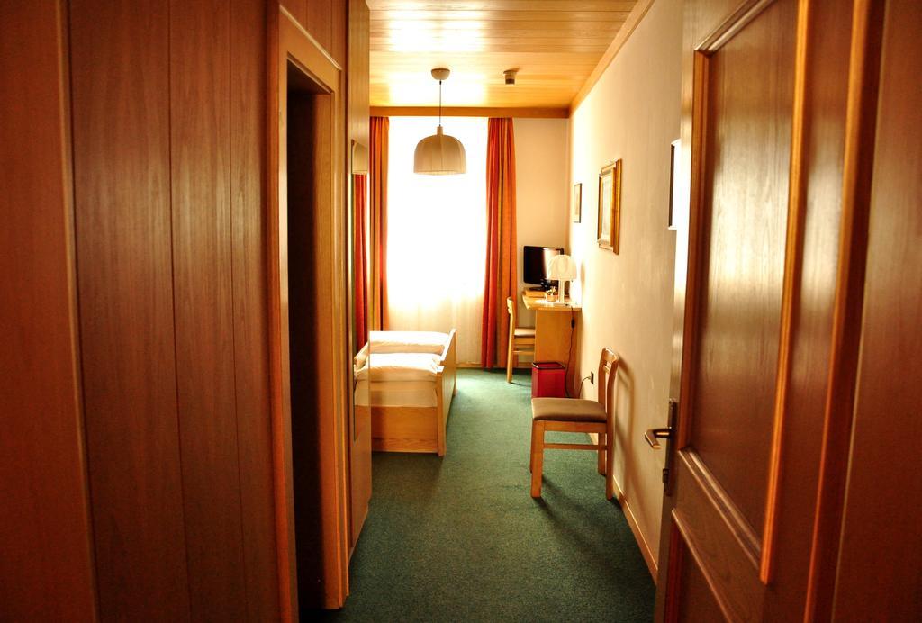 Hotel Grauer Baer Брессаноне Номер фото