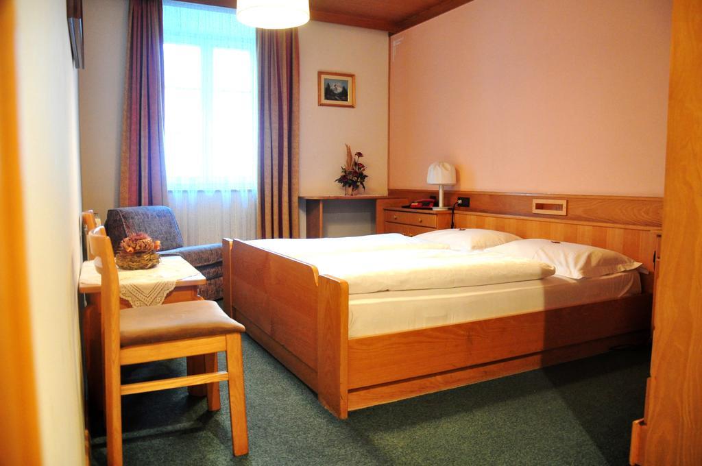 Hotel Grauer Baer Брессаноне Номер фото
